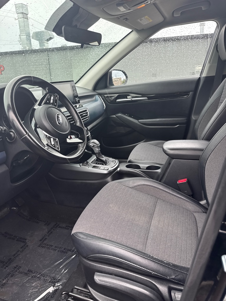 Photo 9 of this KIA SELTOS