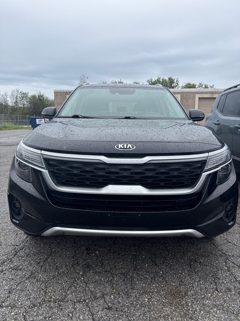 Photo 2 of this KIA SELTOS