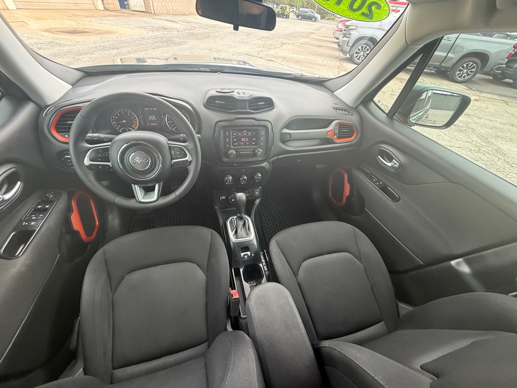 Photo 10 of this JEEP RENEGADE