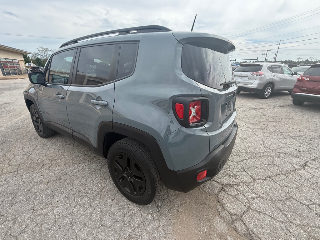Photo 7 of this JEEP RENEGADE