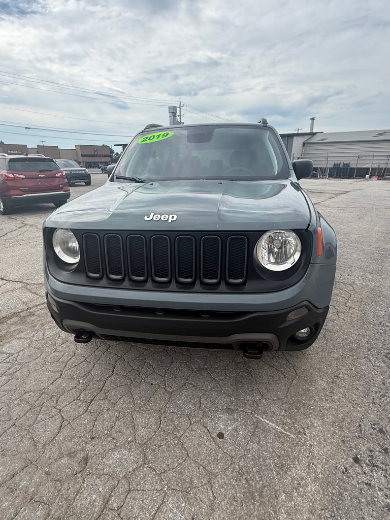 Photo 3 of this JEEP RENEGADE
