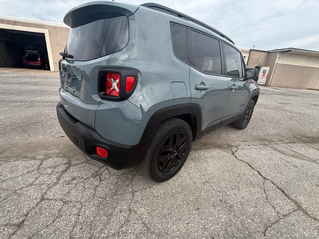 Photo 6 of this JEEP RENEGADE