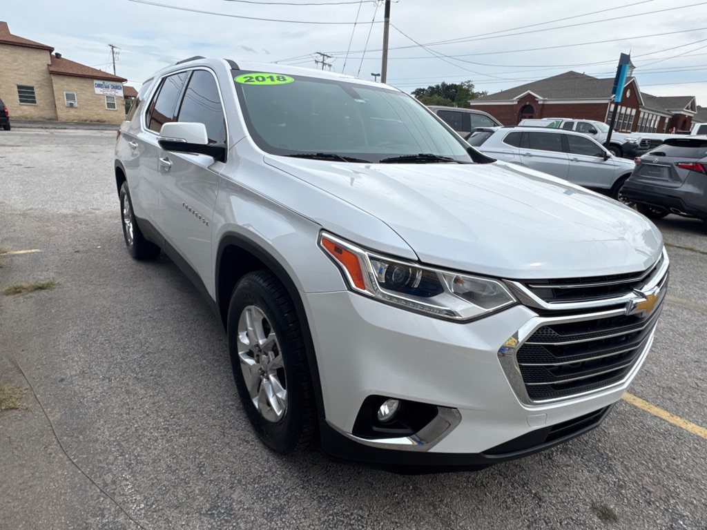 Photo 3 of this CHEVROLET TRAVERSE