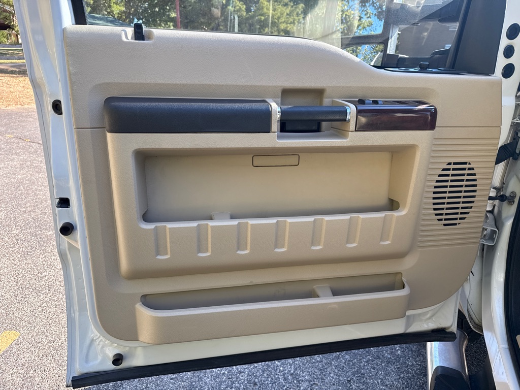 Photo 10 of this FORD F250