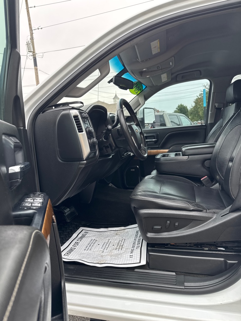 Photo 8 of this CHEVROLET SILVERADO 2500