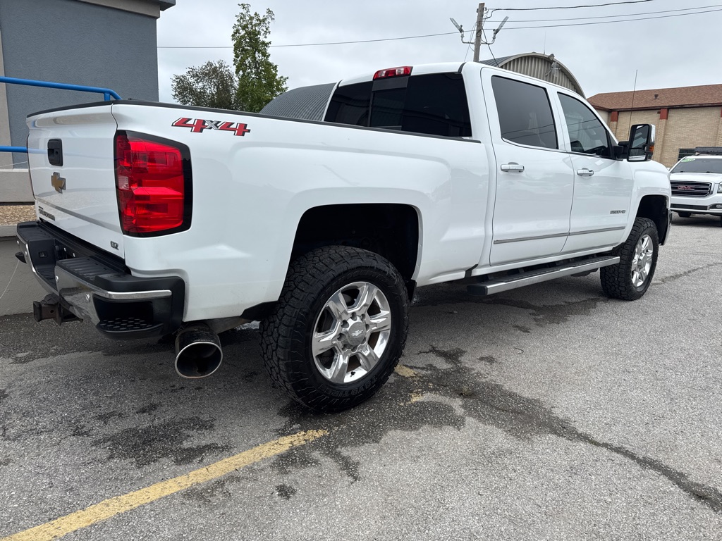 Photo 5 of this CHEVROLET SILVERADO 2500