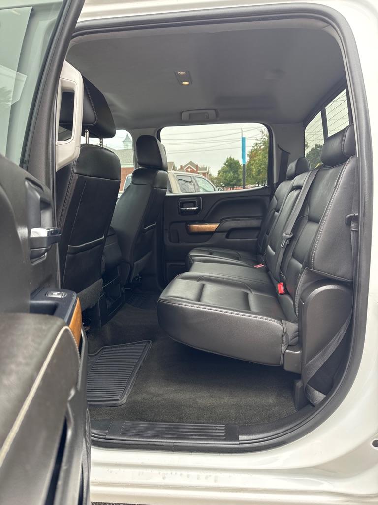 Photo 9 of this CHEVROLET SILVERADO 2500