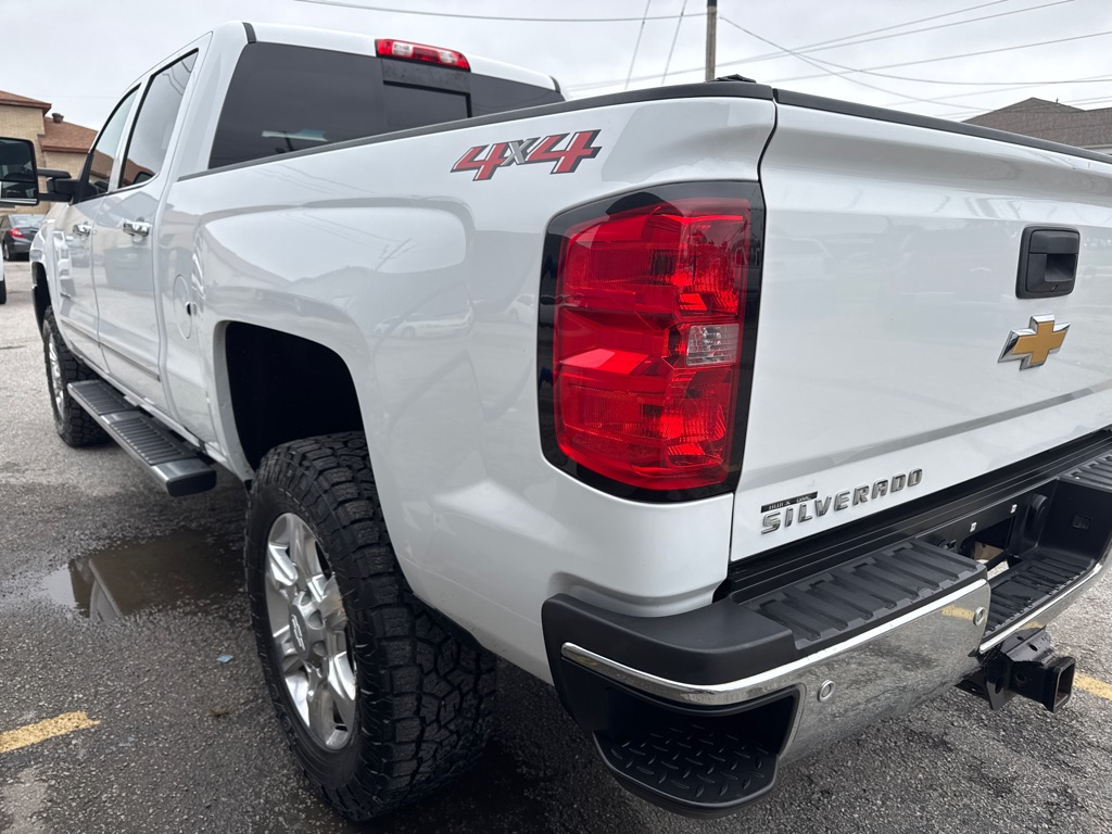 Photo 7 of this CHEVROLET SILVERADO 2500