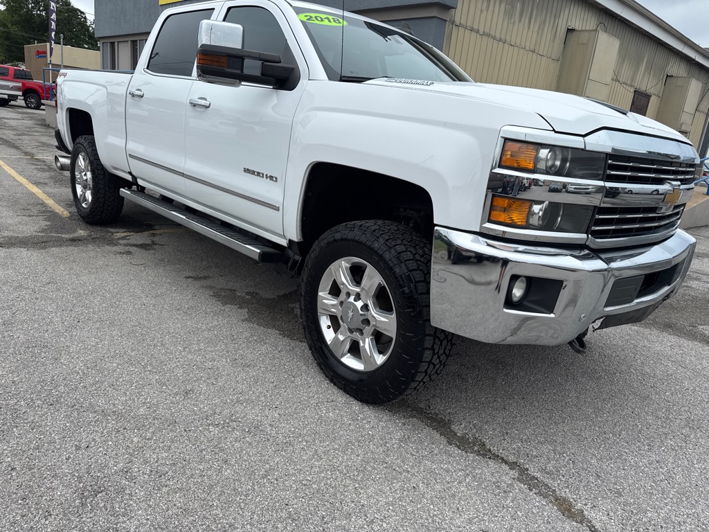 Photo 3 of this CHEVROLET SILVERADO 2500