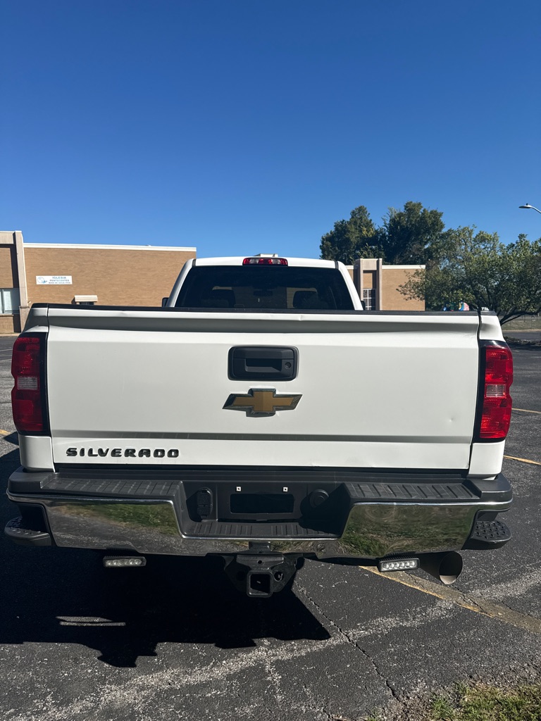 Photo 5 of this CHEVROLET SILVERADO 2500
