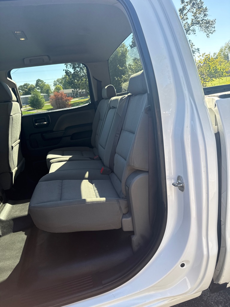 Photo 7 of this CHEVROLET SILVERADO 2500