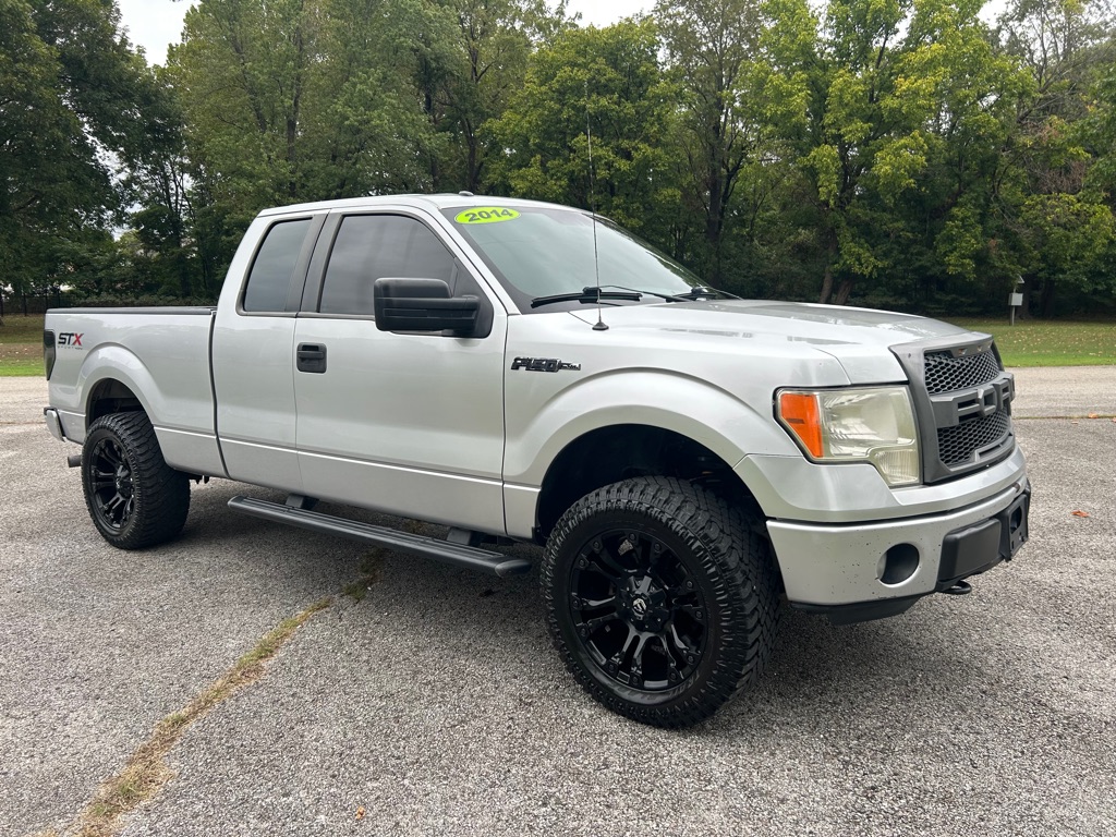 Photo 2 of this FORD F150
