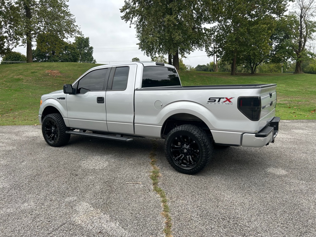 Photo 5 of this FORD F150