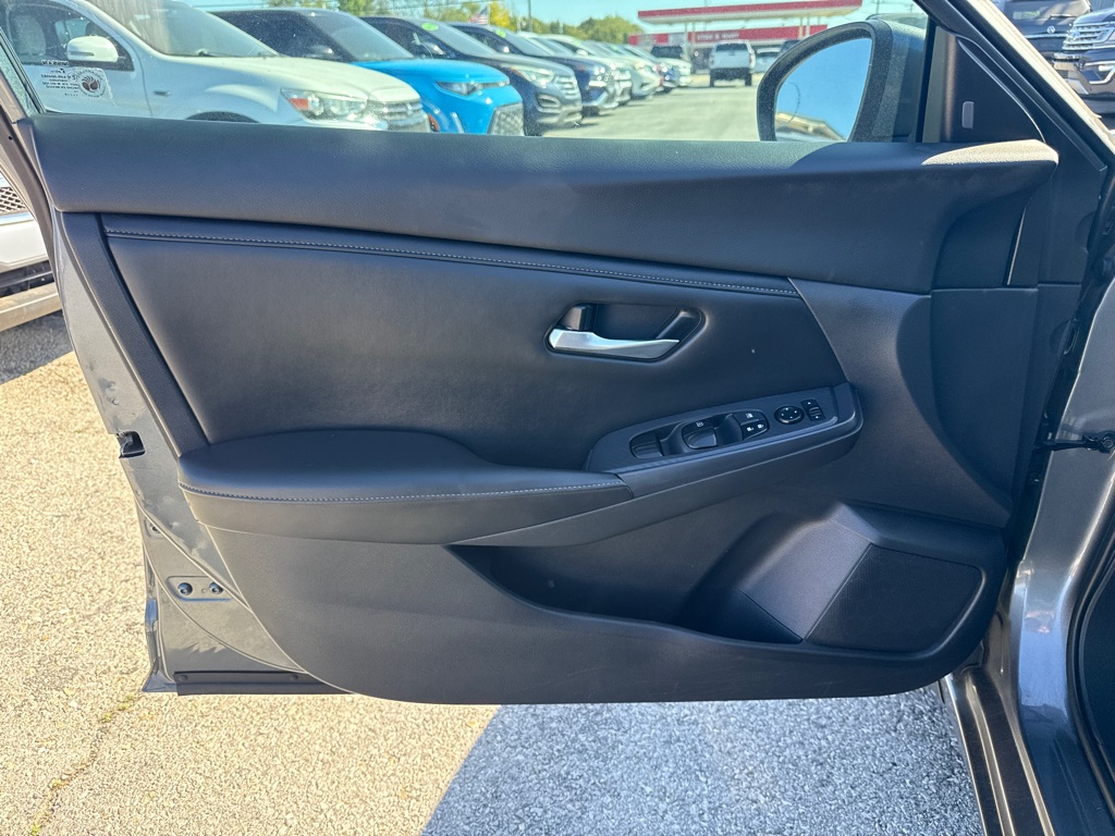 Photo 10 of this NISSAN SENTRA