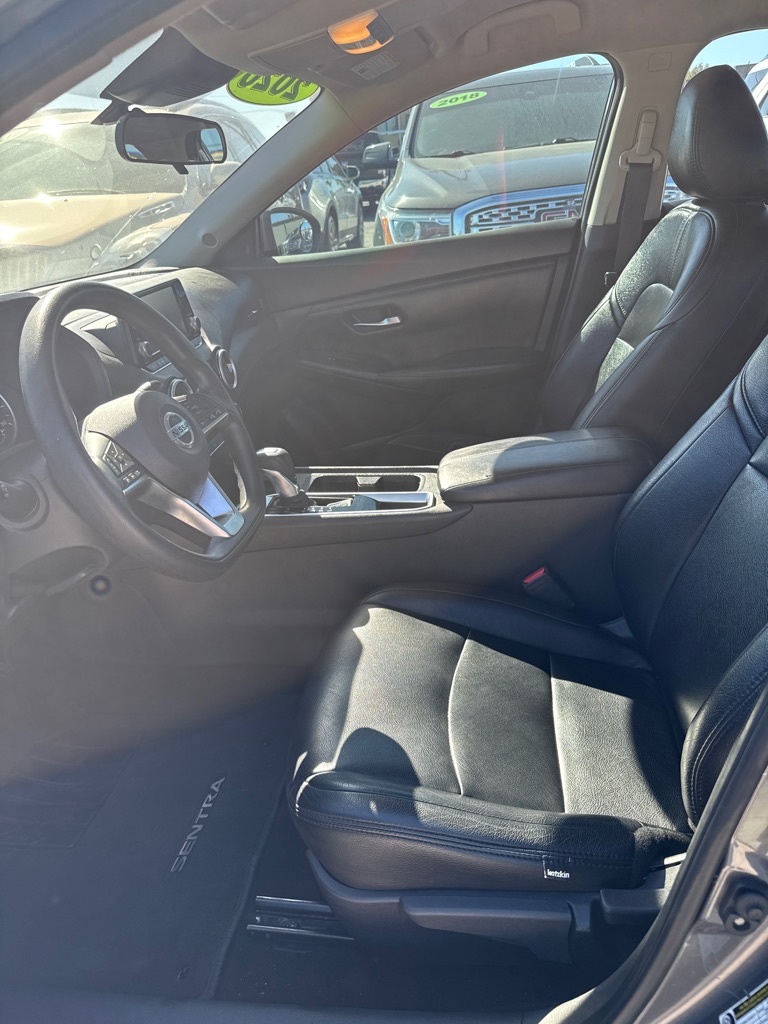 Photo 9 of this NISSAN SENTRA