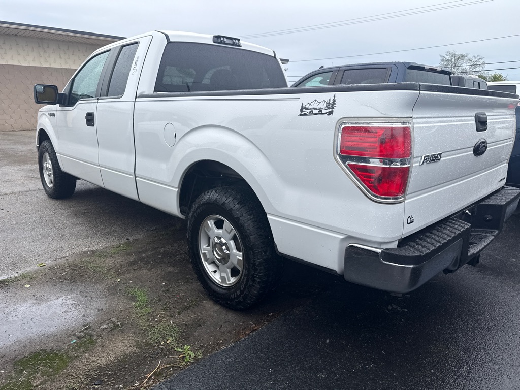 Photo 5 of this FORD F150