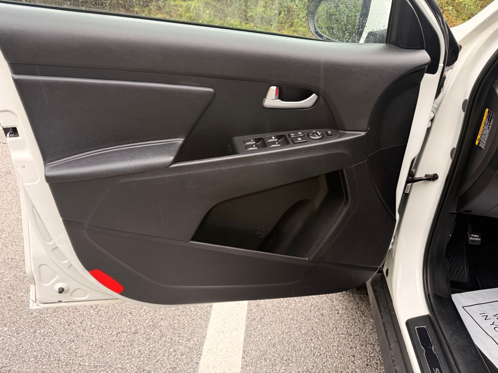 Photo 10 of this KIA SPORTAGE