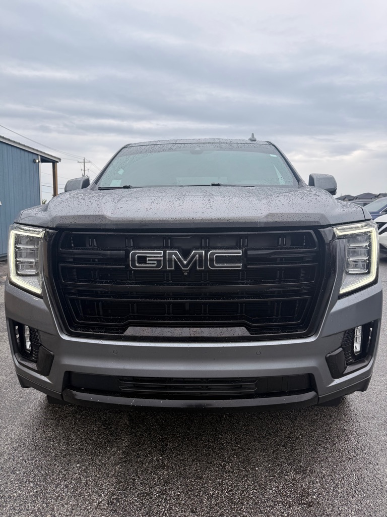 Photo 2 of this GMC YUKON
