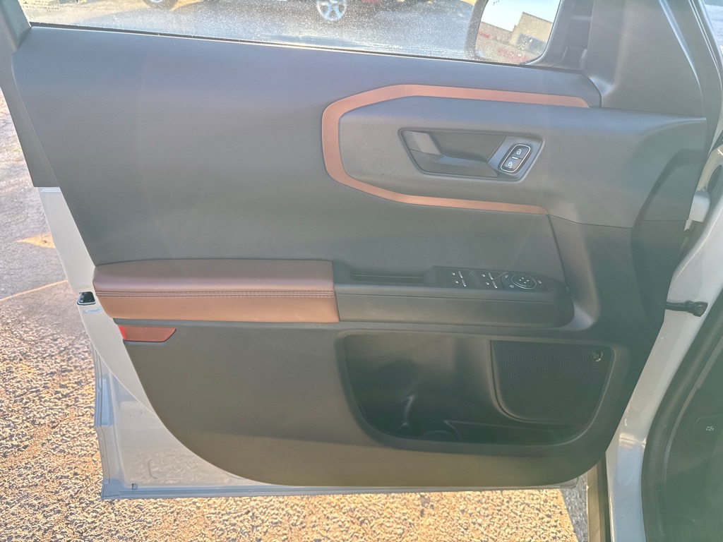 Photo 10 of this FORD BRONCO SPORT