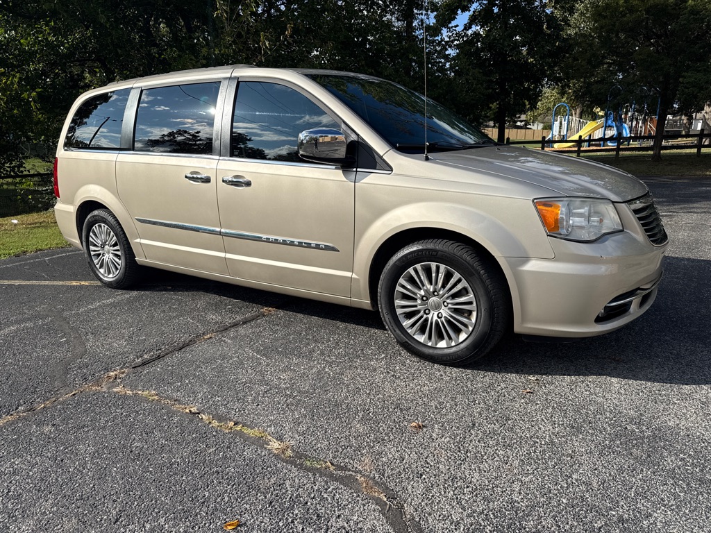2013 CHRYSLER TOWN & COUNTRY
