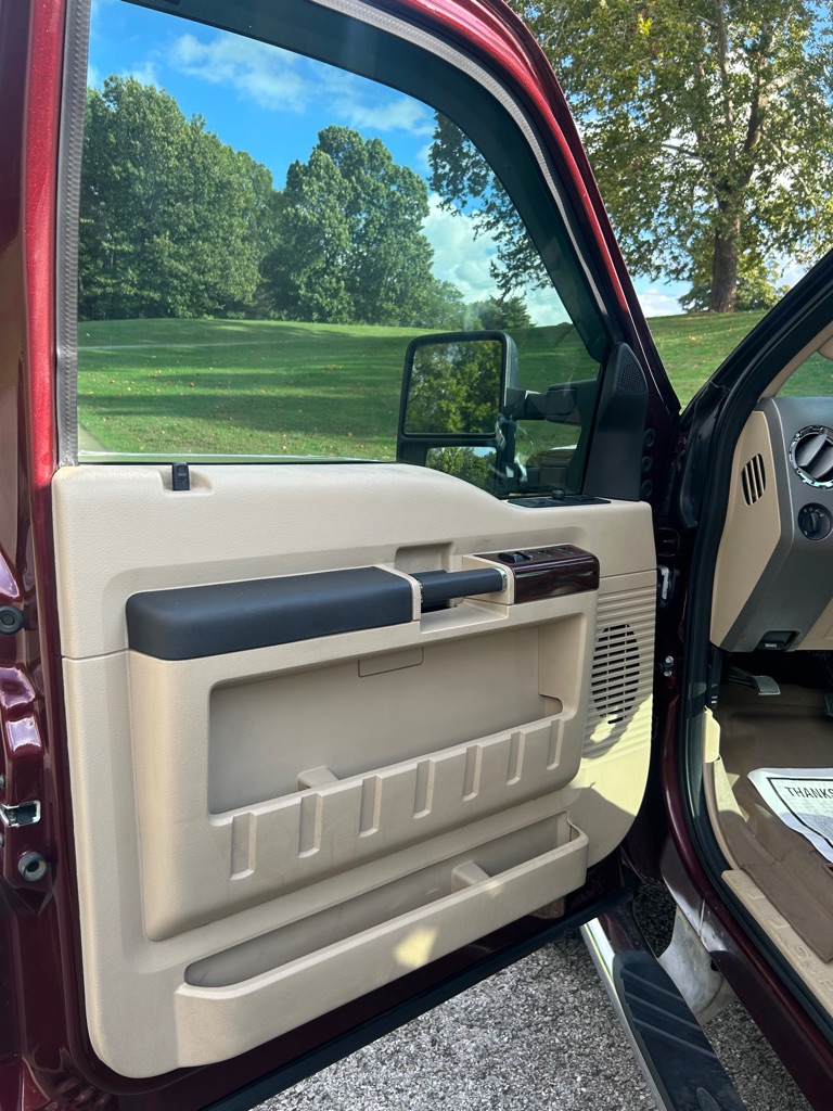 Photo 6 of this FORD F350