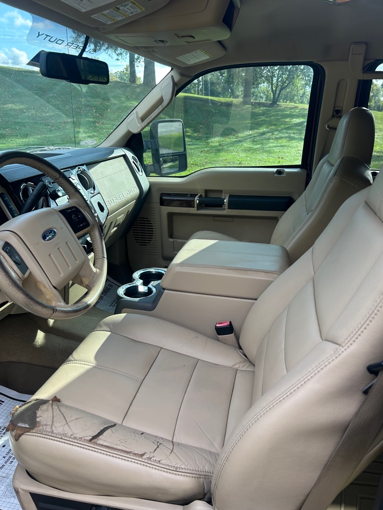Photo 7 of this FORD F350