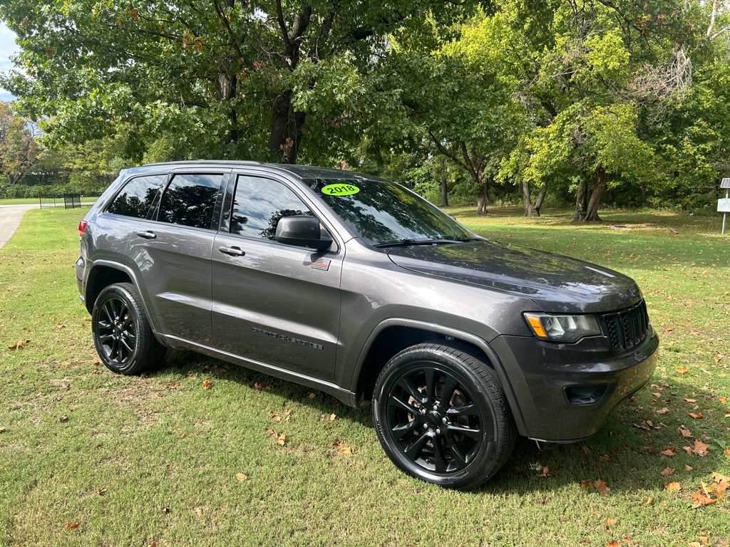 Photo 2 of this JEEP GRAND CHEROKEE