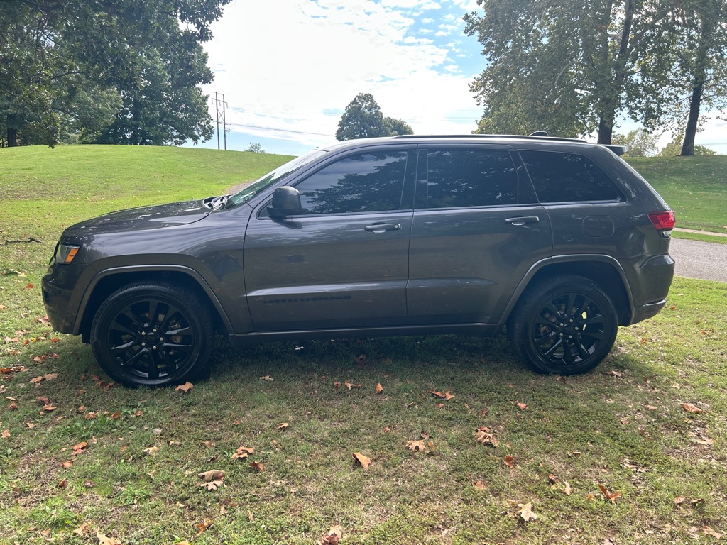 Photo 5 of this JEEP GRAND CHEROKEE