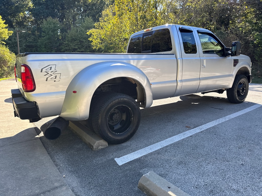 Photo 4 of this FORD F350