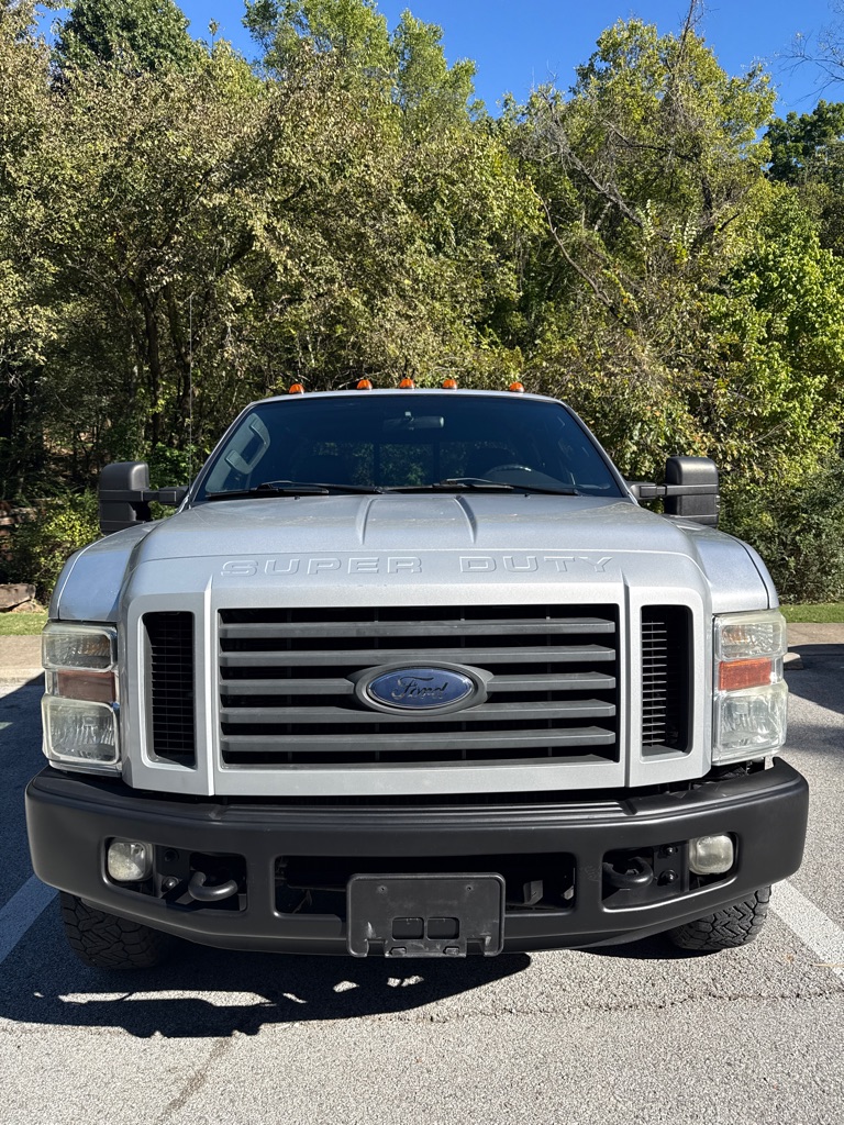 Photo 2 of this FORD F350