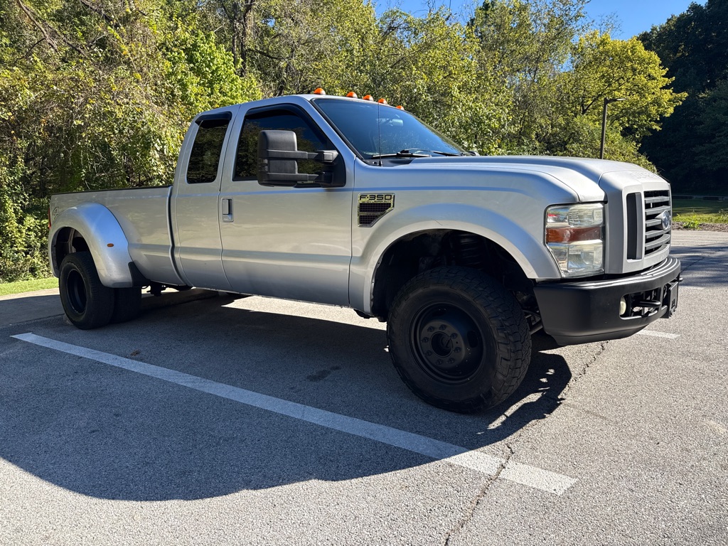 Photo 3 of this FORD F350