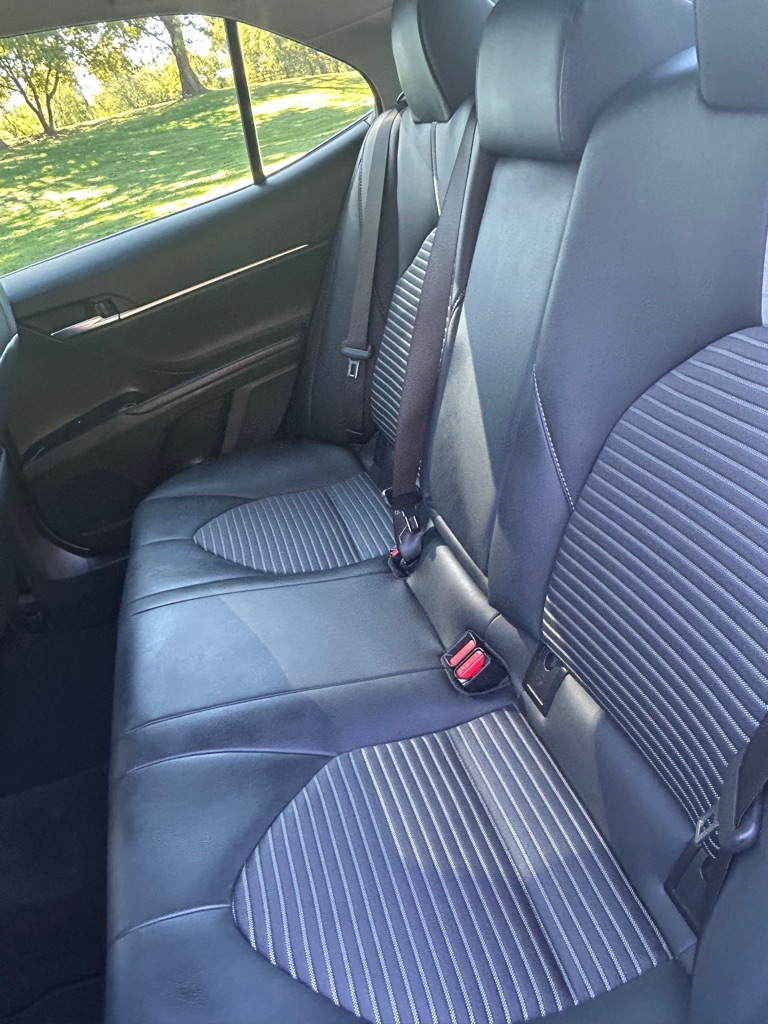 Photo 11 of this TOYOTA CAMRY