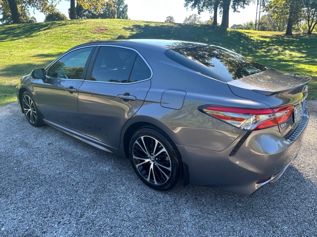 Photo 5 of this TOYOTA CAMRY