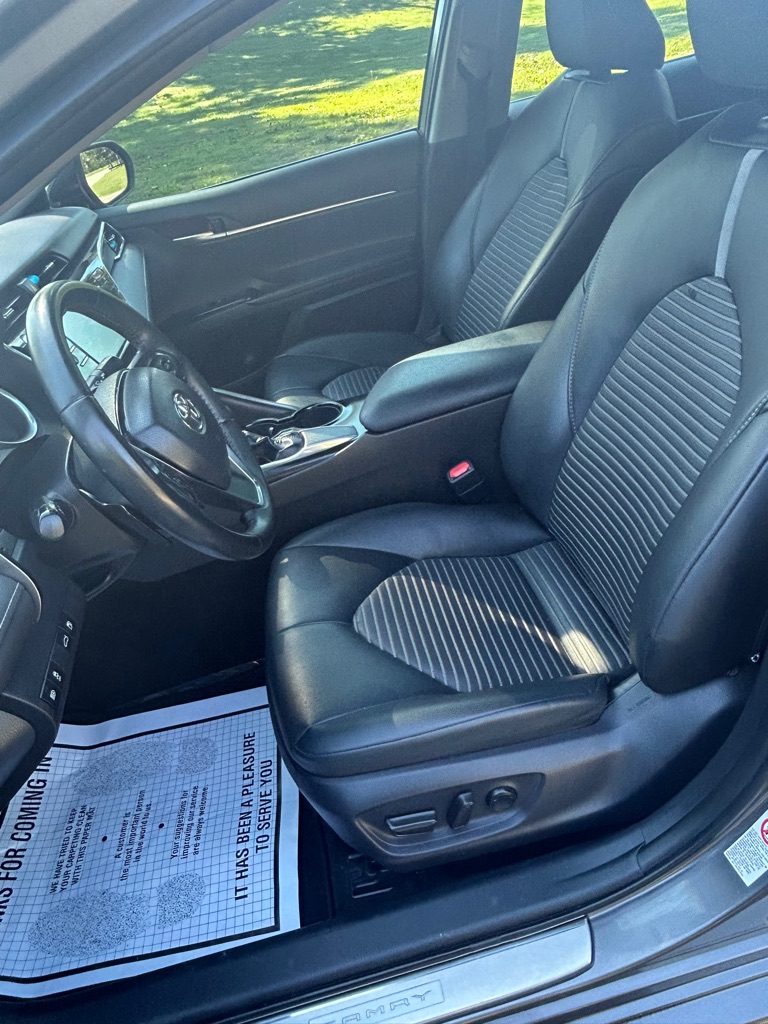 Photo 10 of this TOYOTA CAMRY