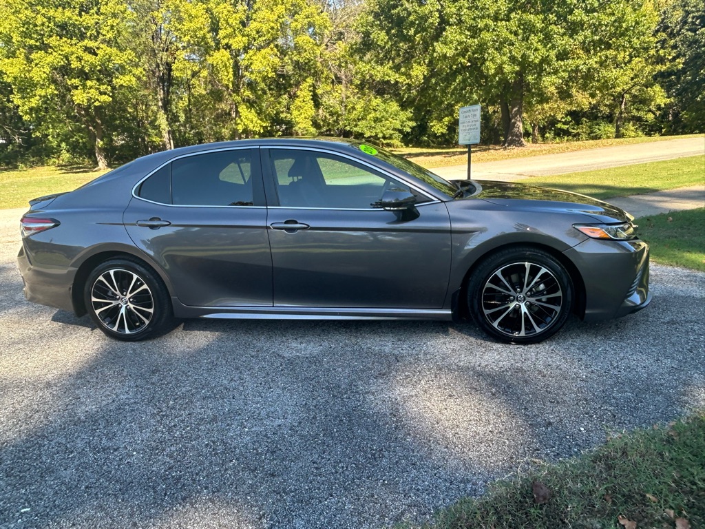Photo 4 of this TOYOTA CAMRY