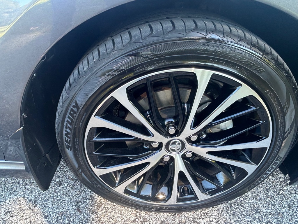 Photo 13 of this TOYOTA CAMRY