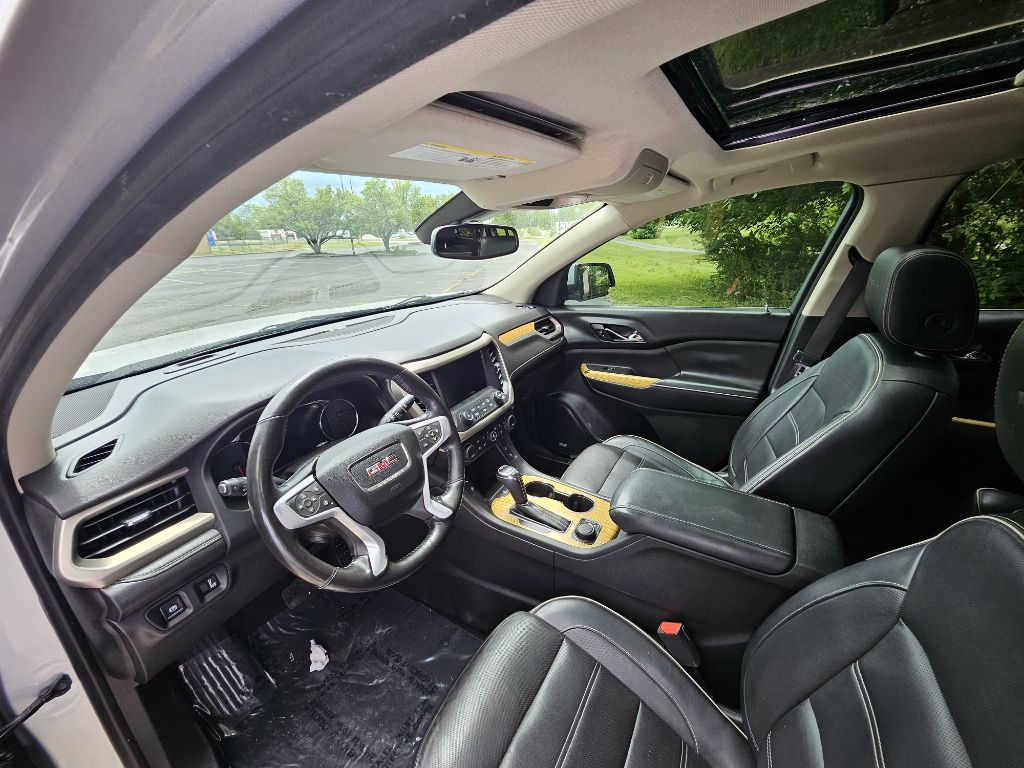 Photo 9 of this GMC ACADIA