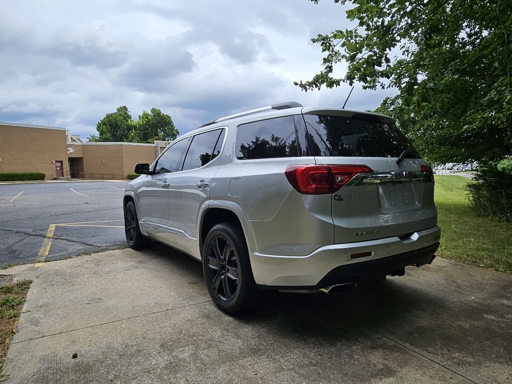 Photo 7 of this GMC ACADIA