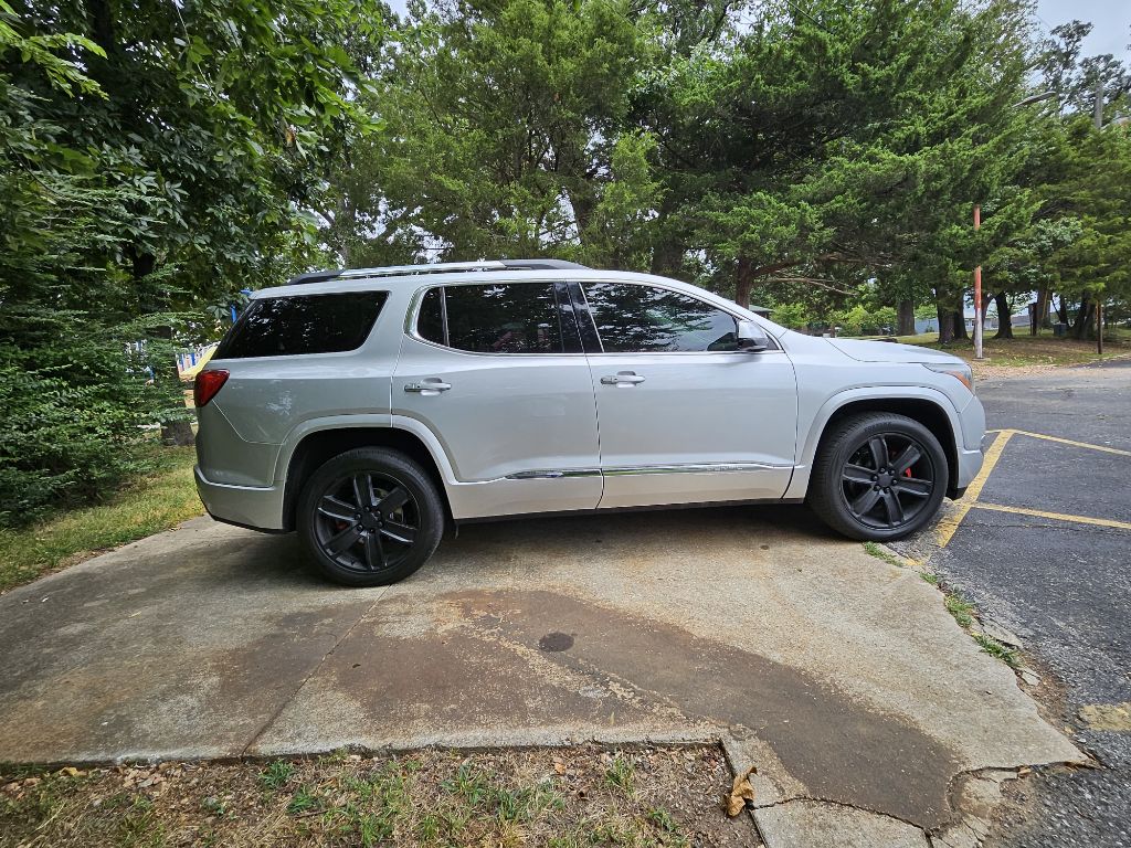 Photo 4 of this GMC ACADIA