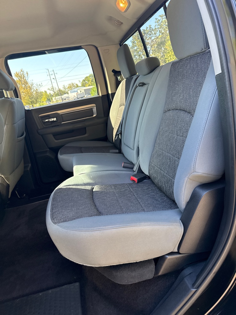 Photo 7 of this RAM 1500