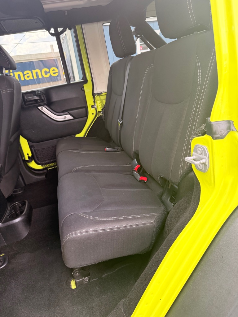 Photo 9 of this JEEP WRANGLER UNLIMI