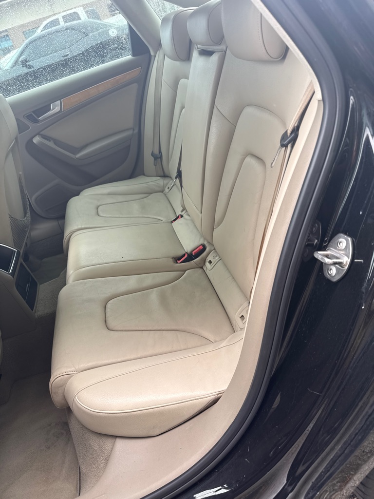 Photo 5 of this AUDI A4