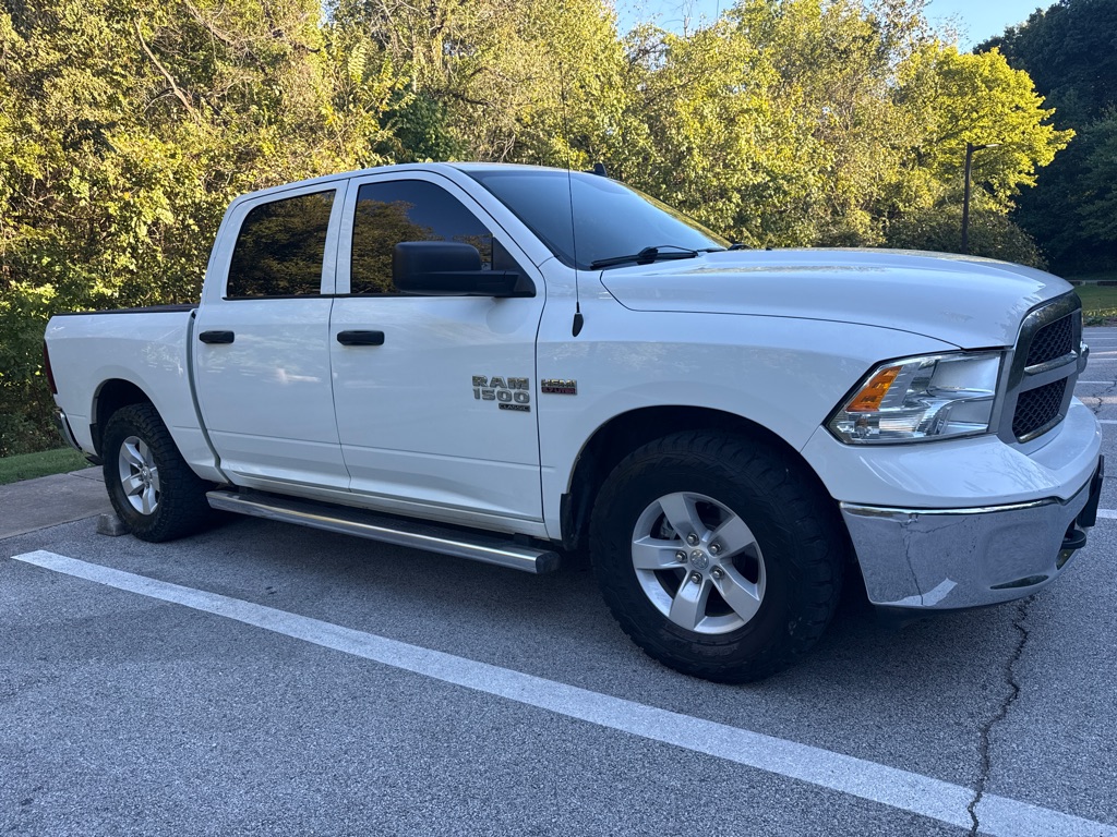 Photo 3 of this RAM 1500 CLASSIC