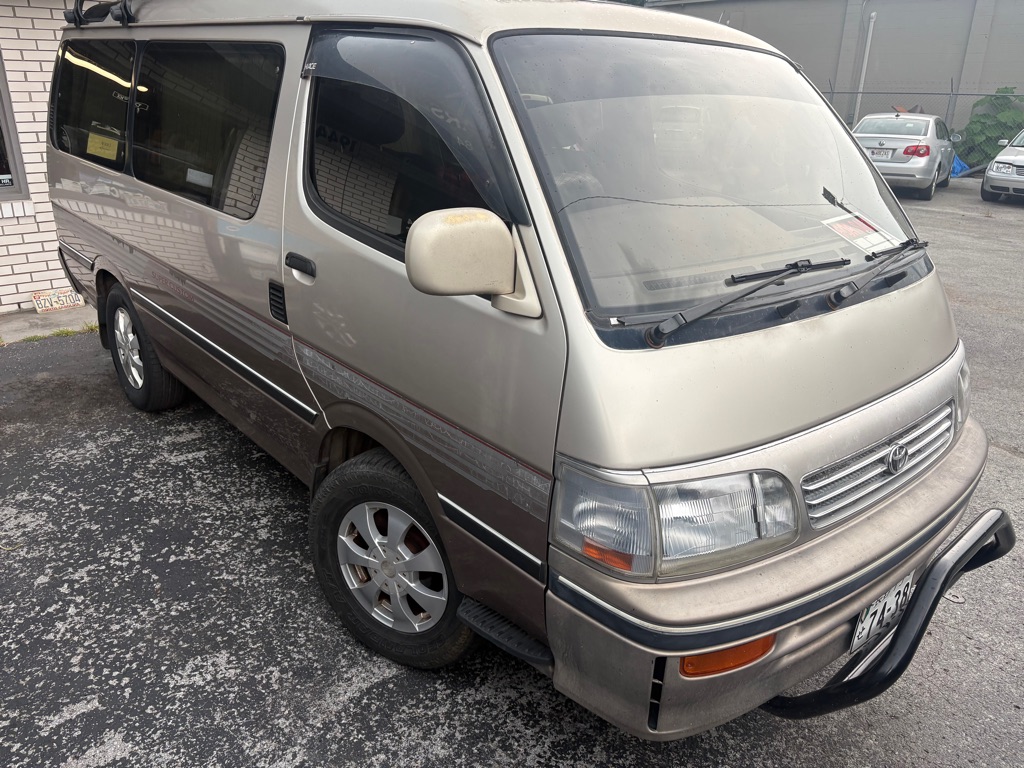 Photo 2 of this TOYOTA HIACE