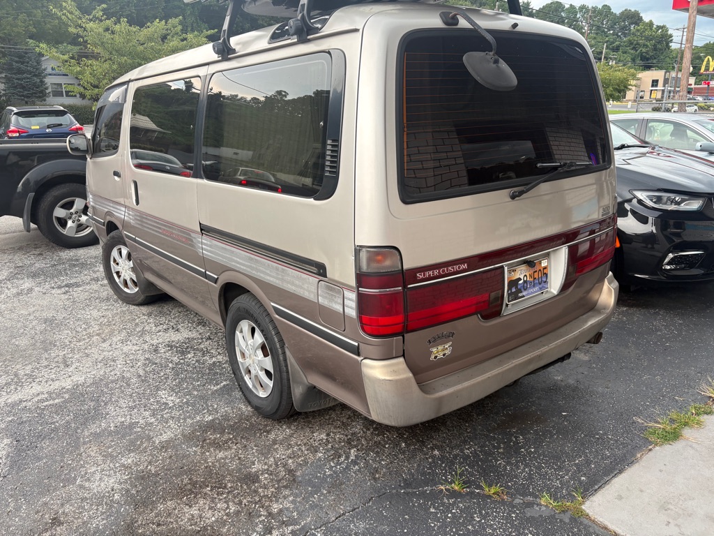 Photo 3 of this TOYOTA HIACE
