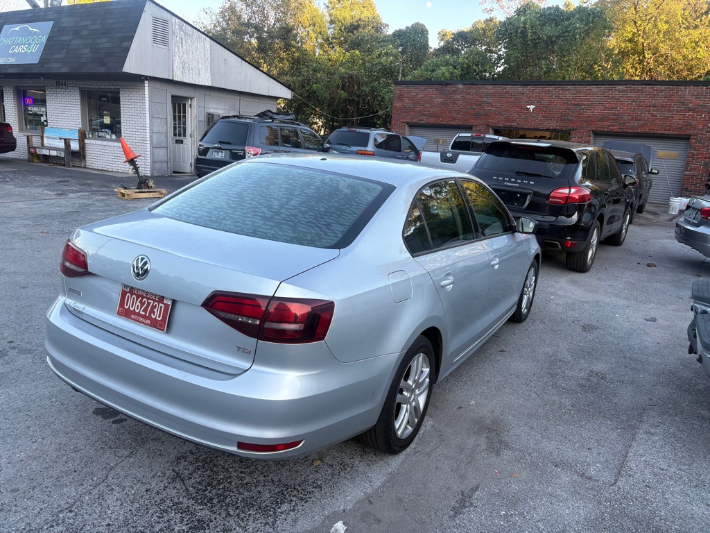 Photo 3 of this VOLKSWAGEN JETTA