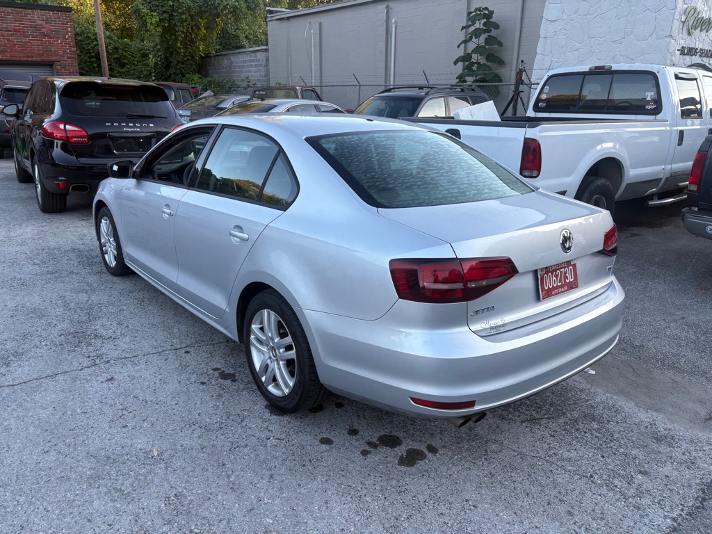 Photo 4 of this VOLKSWAGEN JETTA