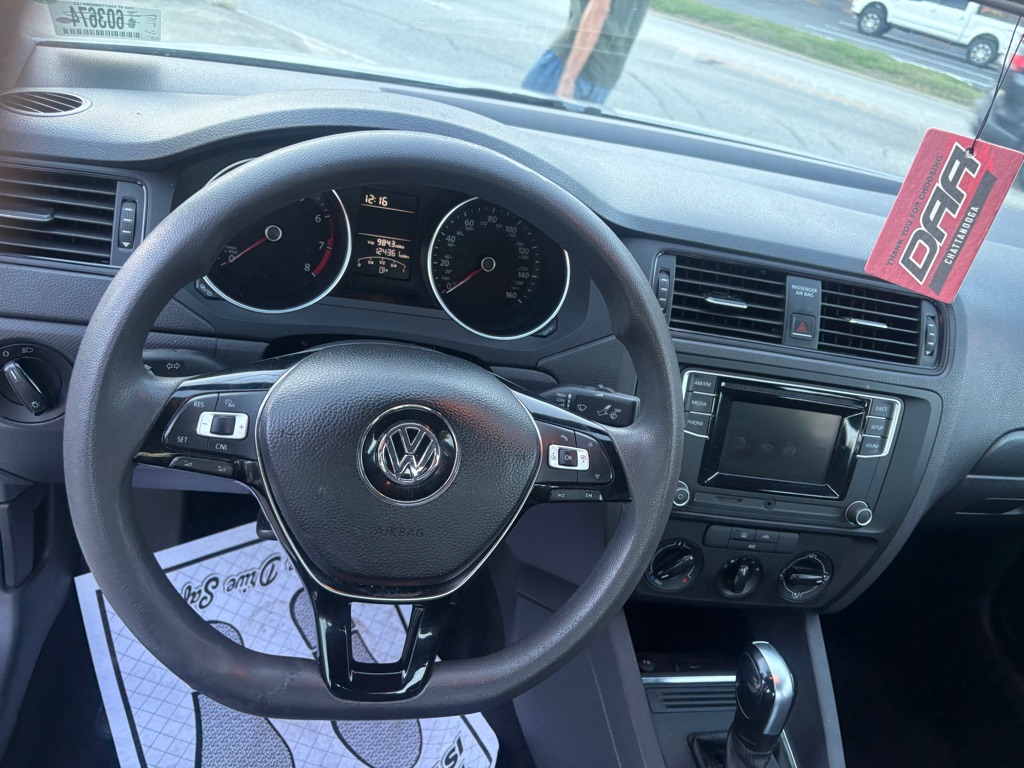 Photo 6 of this VOLKSWAGEN JETTA