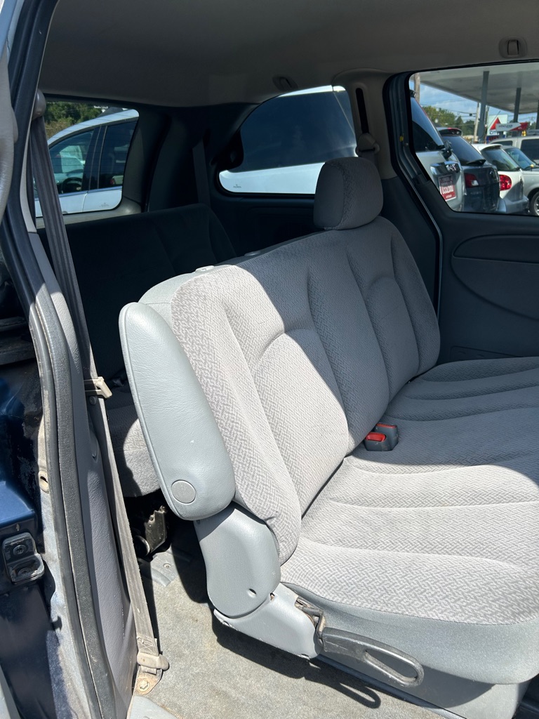 Photo 11 of this CHRYSLER TOWN AND COUNTR