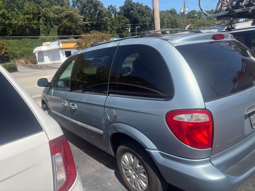 Photo 9 of this CHRYSLER TOWN AND COUNTR